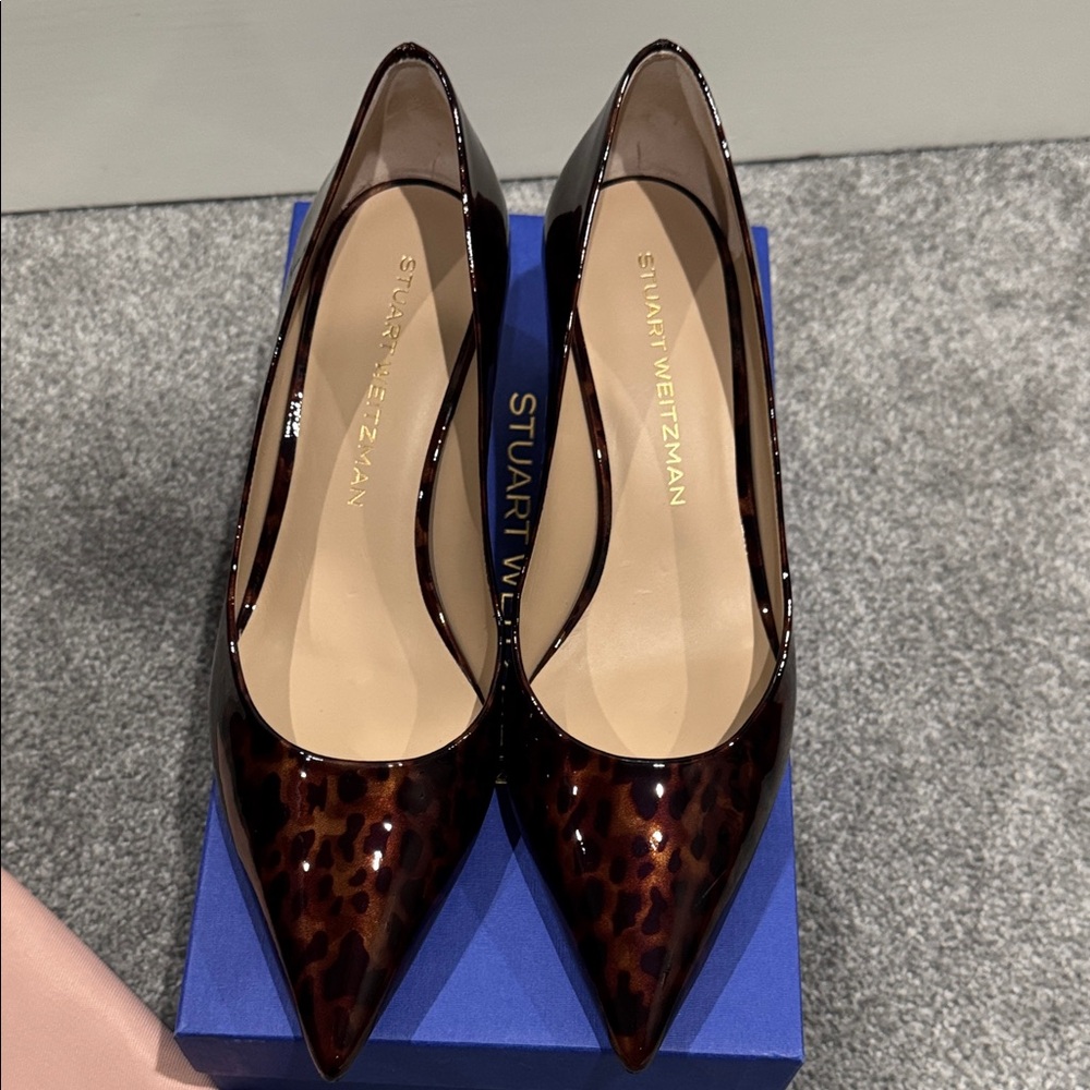 Stuart Weitzman “Stuart Power 50” Patent Pumps Brown in tortoise-print leather - Picture 2 of 8